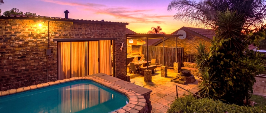 5 Bedroom Property for Sale in Langenhovenpark Free State